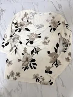マイストラーダ 花柄刺繍 ホワイト Vネック 長袖トップス - メルカリ