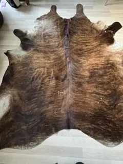 レザーカウハイドラグカーぺット サイズ:230cm x 200cm 牛の毛皮のサムネイル