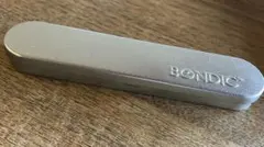 북미 UV 경화 접착제 BONDIC의 빈 캔은 단단히 닫혀 펜 케이스 등에 사용할 수 있습니다.