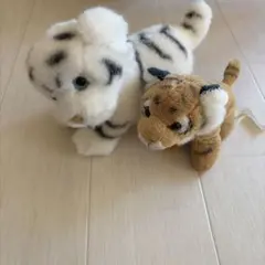 ホワイトタイガー トラ ぬいぐるみ 2体セットのサムネイル
