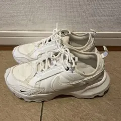 ナイキ　W NIKE TC 7900 白スニーカー　ホワイト　24.5cm