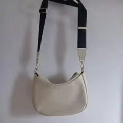 russet ラシット　ショルダーバッグ　ワンショルダー　レザー　ハーフムーン