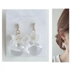 バブル　ピアス　イヤリング　クリア　小花　花びら　ハンドメイド　小ぶり　花