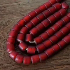 ホワイトハーツ オールドビーズ ガラス 艶なし 8ミリくらい 一連 濃赤