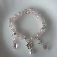 ピンクビーズ花蝶チャームブレスレット