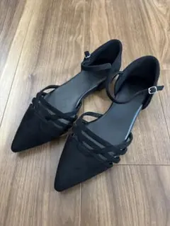 新品、未使用　ブラックポインテッドトゥパンプス 22.5cm ローヒール