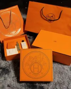 エルメス 空箱&ショッパー 付属品(ボディローション、口紅)
