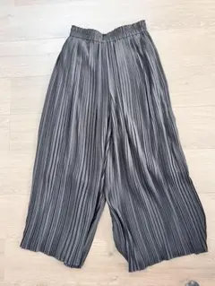 UNIQLO プリーツパンツ　S