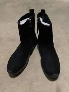 ジッパー付きショートブーツ