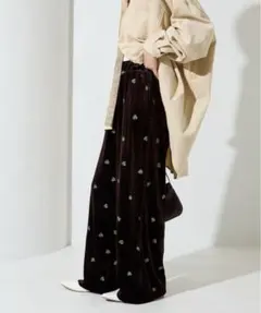 新品未使用フリークスストアベロア 花柄 刺繍 イージーパンツ【限定展開】ブラウン