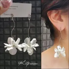 No.15 重なる花びら マットシルバー ゆらゆらお花ピアス イヤリング