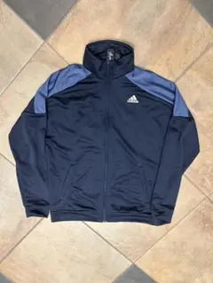 adidasトラックジャケット