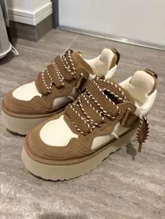UGG アグ スニーカー 26cm アストロメル 替え紐付き 試着のみ美品 