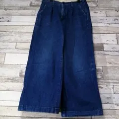 Lee ワイドパンツ　Ｍサイズ　これから春向けにどうぞ　お値下げ致しました。