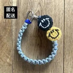 スマホストラップ　パラコード　ハンドストラップ　バッグチャーム　ニコちゃん