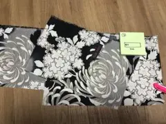 浴衣はぎれ　YUKI TORII 菊と桜 モノトーン③