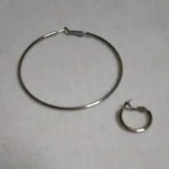 片方のみのピアス　2点