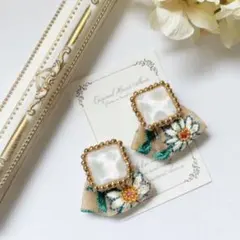 No.1242 ビーズ刺繍 インド刺繍リボン ピアス イヤリング - メルカリ