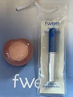 fweeリップアンドチークグローイジェリーポットJN03カスタードリップブラシ付