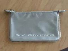 FONDATION LOUIS VUITTON ポーチ シルバーのサムネイル