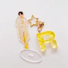 SnowMan 目黒蓮 アクリルスタンド・R イニシャルキーホルダーセット