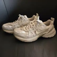 Nike V2K RUN ホワイト系　23.5