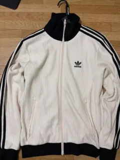 adidas トラックジャケット