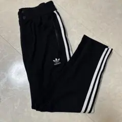 adidas ブラック ジャージパンツ