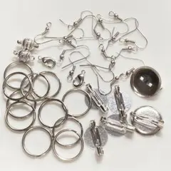 Item thumbnail for item 2d4a923e-06e0-4b49-a89a-533fd58486a3