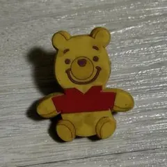 プーさんのピンバッジ