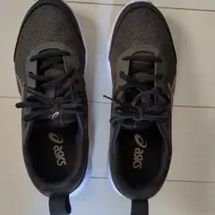 ASICS ダークグレー スニーカー