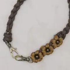 ハンドメイド ハンドストラップ スマホ チャーム パラコード 花x3 HS269