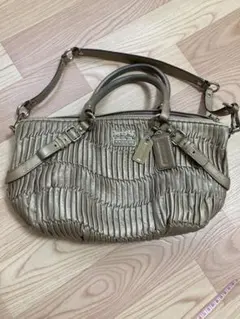 COACH バッグ　ショルダーストラップ付き