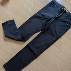 スキニーパンツ