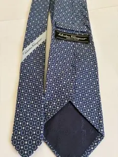 美品 Salvatore Ferragamo ネクタイ ネイビー