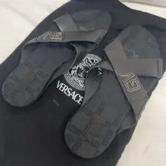 VERSACE ヴェルサーチ 立体ロゴ バロック柄 スライド サンダル ベナッシ VERSACE ヴェルサーチ 立体ロゴ バロック柄 スライド サンダル