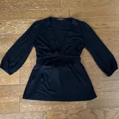 ブラックVネック 長袖 トップス