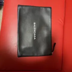 バレンシアガクラッチバック