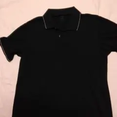 ユニクロメンズ黒のポロシャツ