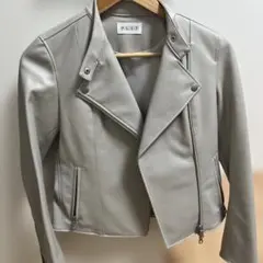 ライトグレー ライダースジャケット