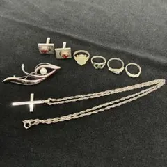 ▲シルバー系アクセサリー　まとめ　ネックレス　リング　など…
