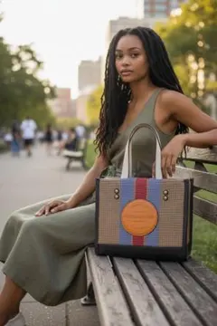 希少美品 ❤️COACH❤️ デンプシー トート 22 ウィズ コーチ カゴバッグのサムネイル