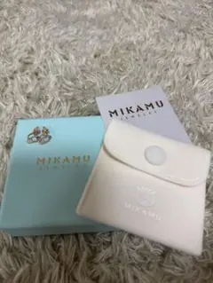 MIKAMU ハローキティ型ピアス