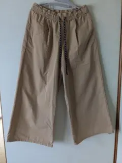 ZARAレディースワイドパンツ　ベージュのサムネイル