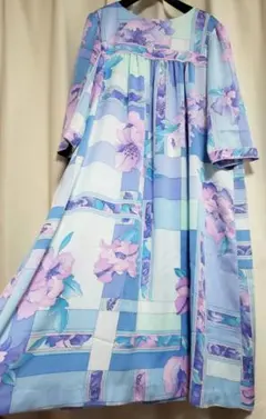 極美品　レオナール　ロングワンピース　ゆったり40　42の方にものサムネイル