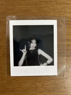 HELLO MONSTERS ペラカバー封入ランダムチェキ ローラ