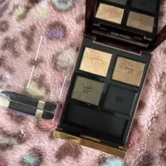 トムフォード　アイカラークォード　47 オリーブスモーク