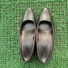 GU ブラックポインテッドトゥパンプス