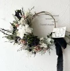 sale❗️＊クリスマスローズとペッパーベリーのシャビーなリース＊ 23㌢