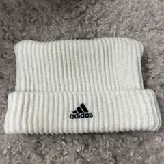 adidas ホワイト ニット帽　猫耳　スクエアのサムネイル